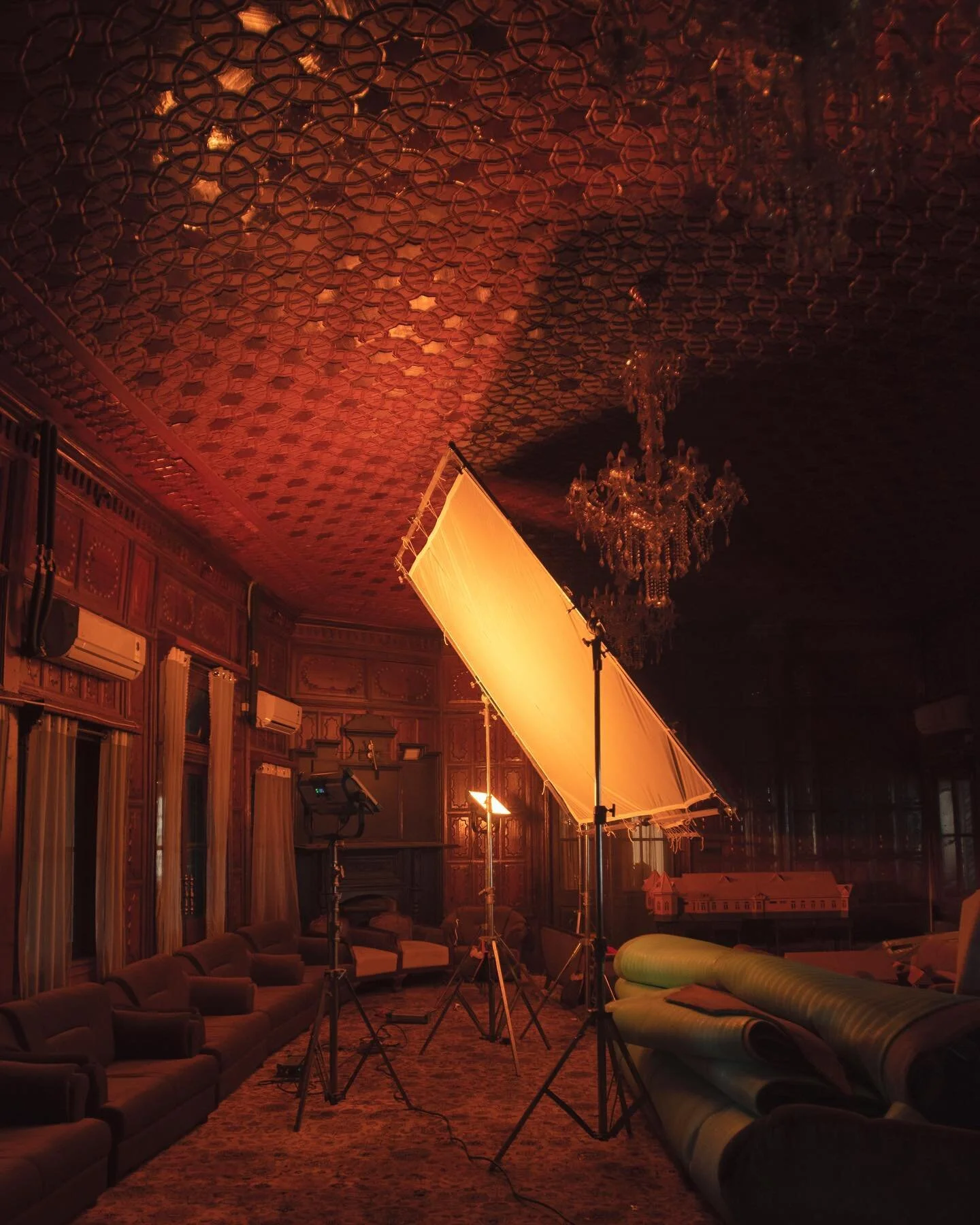 Undeniable patterns.
.
.
.
.
.
.
.
#moodlight #moodlighting #lightsetup #scrim #scrims #photographer_stories #moodytoning #moodyindia #setdesign #redlighttherapy #moodygram #moodygang #moody_captures #moody_moments #photofeed #photo_ #travelshot #beh