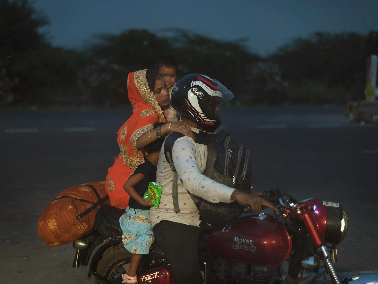 La Familia.
.
.
.
.
.
.
.
#documental #documentario #photodocumentary #photodocumental #photodocumentaire #documentaryphotographer #documentaryphoto #streetshots #streetshoot #streetsvision #streetsacademy #streetshooter #streetshooters #streetshoote