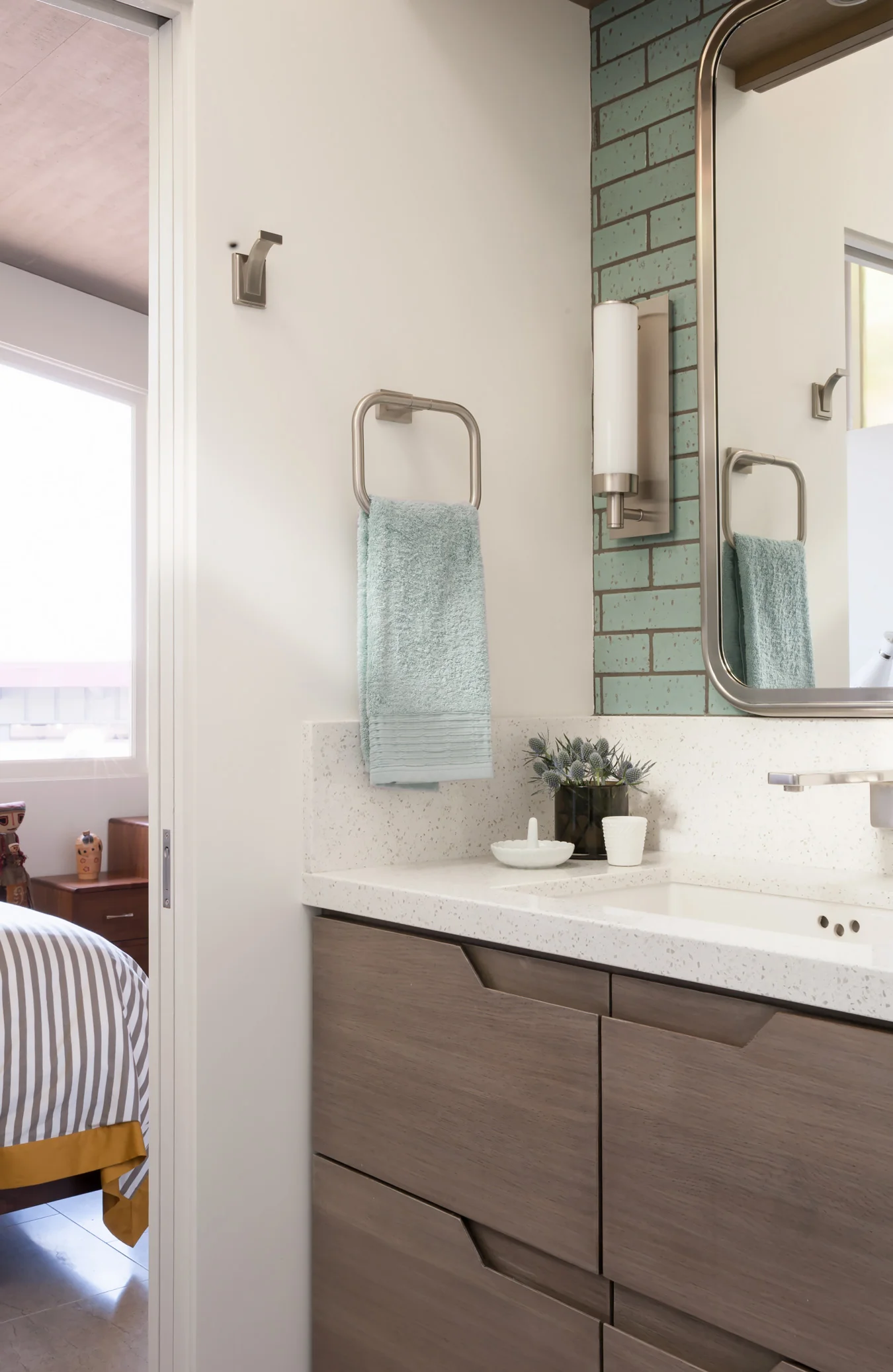 Master Vanity