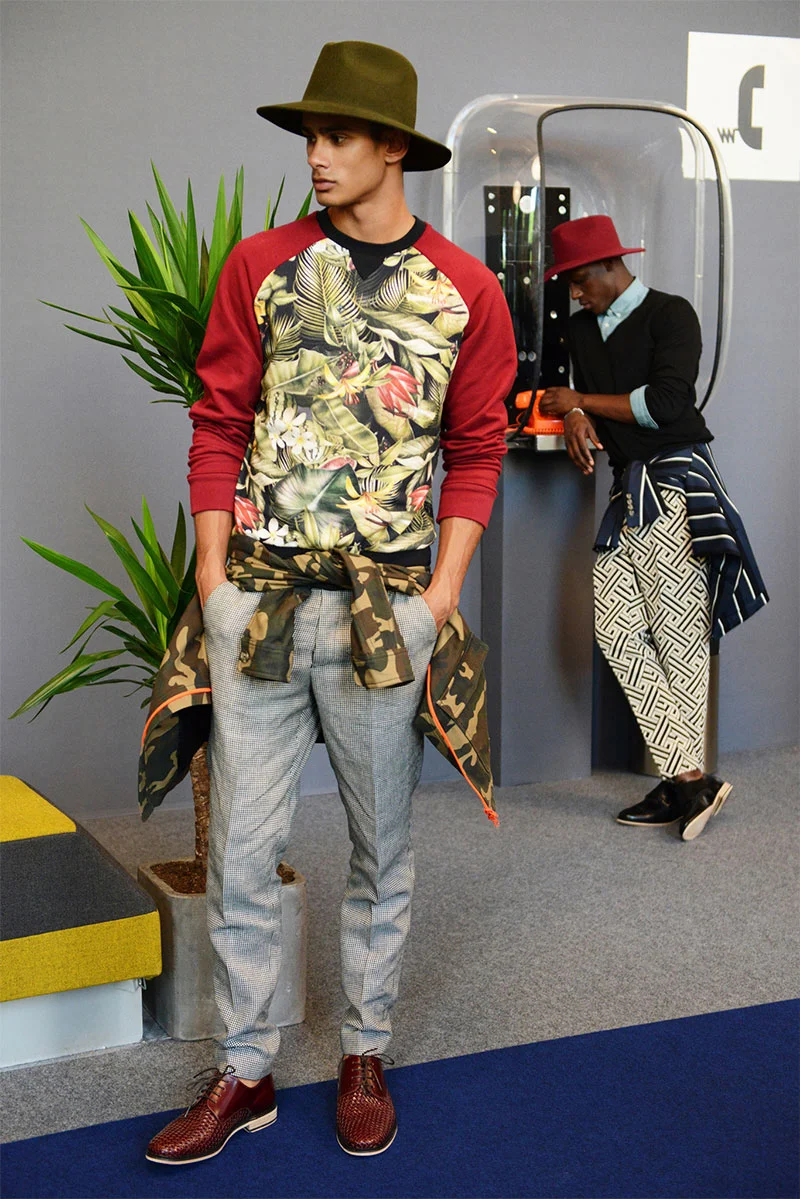 You know mixing unlikely patterns is my groove. He's just so... tropical! | From: amiparis.fr