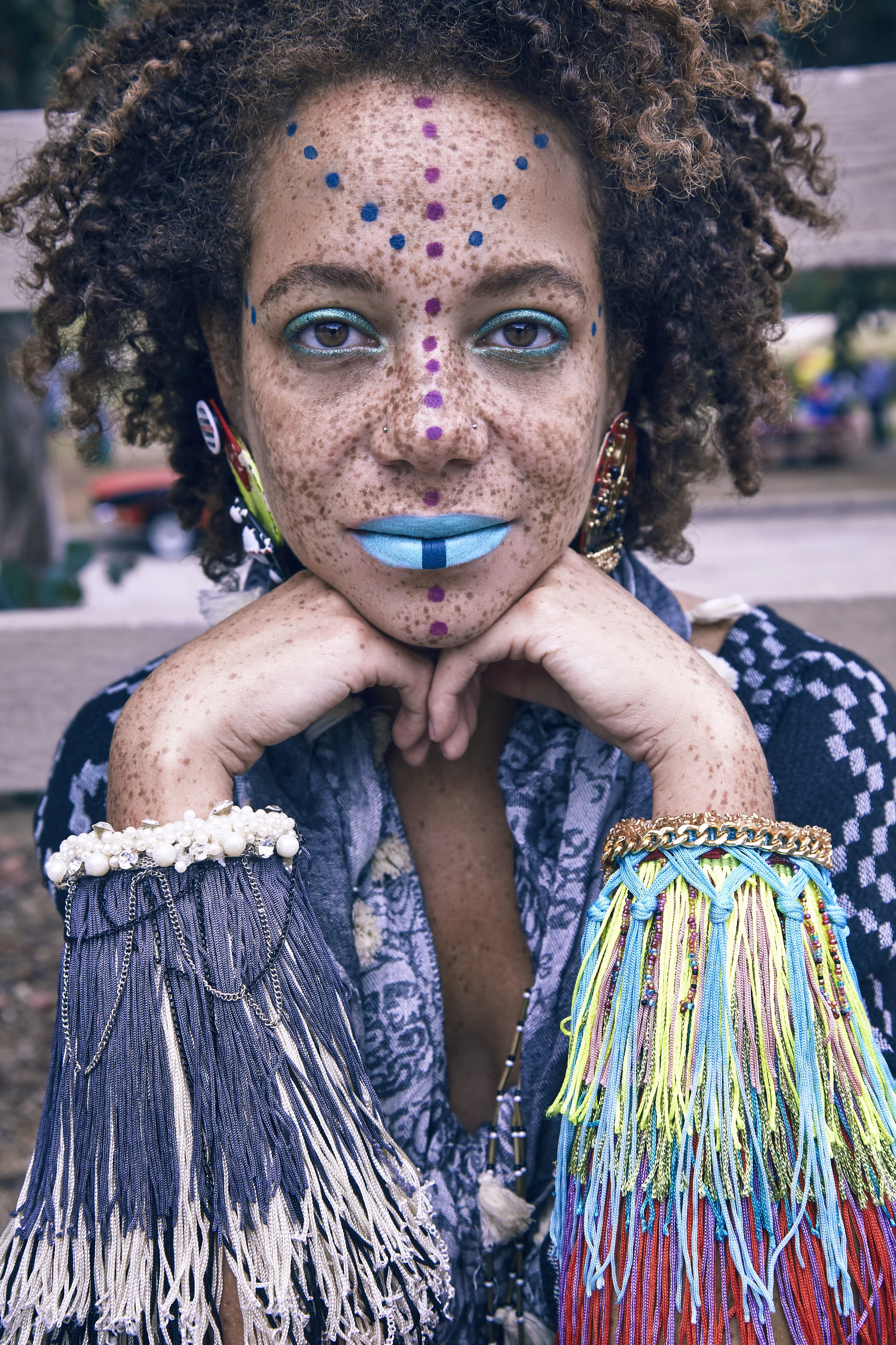 Earrings & bracelets Burkinabae, scarf & shawl stylists own