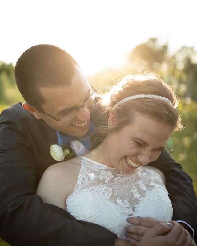 Happy 1 Year Anniversary Lindsey &amp; Alex! #bastphotographymn #happyanniversary #happyfirstanniversary #mnphotographer #weddingphotographer #minnesotaphotographer #twincitiesbasedphotographer #minnetonkaorchards