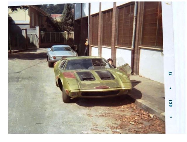 The car outside Bizarinni in Italy 1972... original green color and already neglected. #amc #amx3 #barnfind #exotic #exoticcar #americanmuscle