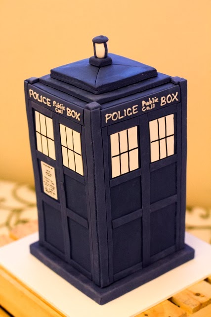 Dr Who Tardis cake. Image © Tasha Owen Photography