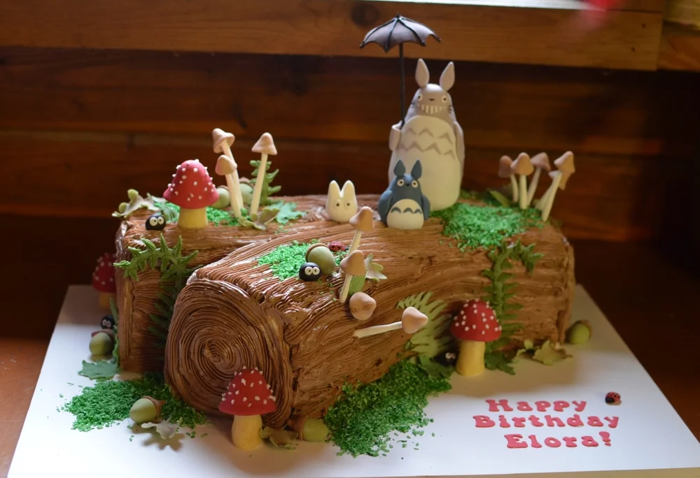My Neighbor Totoro themed cake with woodland decor. Image © Carla Schier