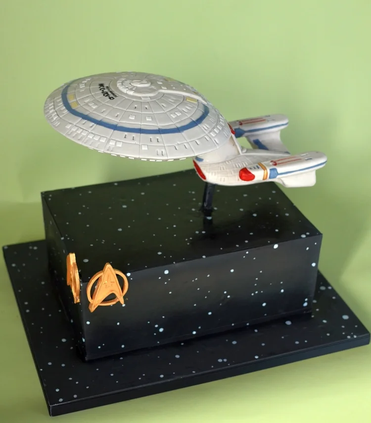 Starship Enterprise NCC-1701-D cake, side view. Image © Kaysie Lackey for Honey Crumb Cake Studio