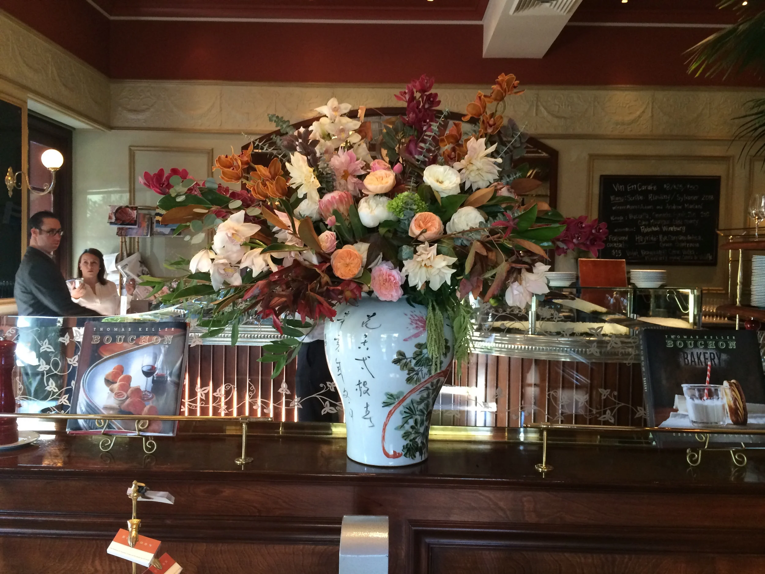 And we designed this entryway piece for Bouchon Bistro out of the back of the Prius. #moblieflorist