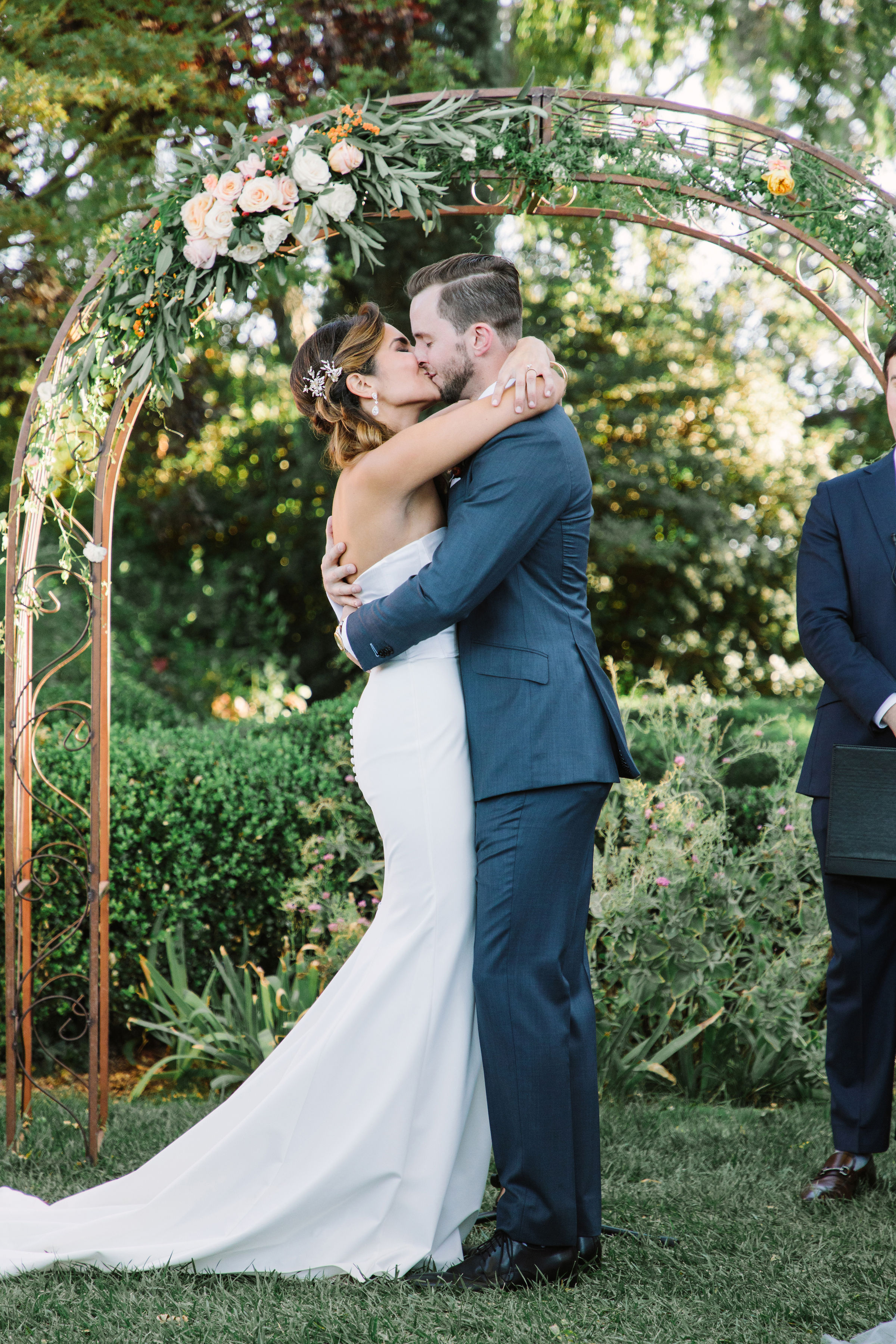 First kiss as Mister and Misses