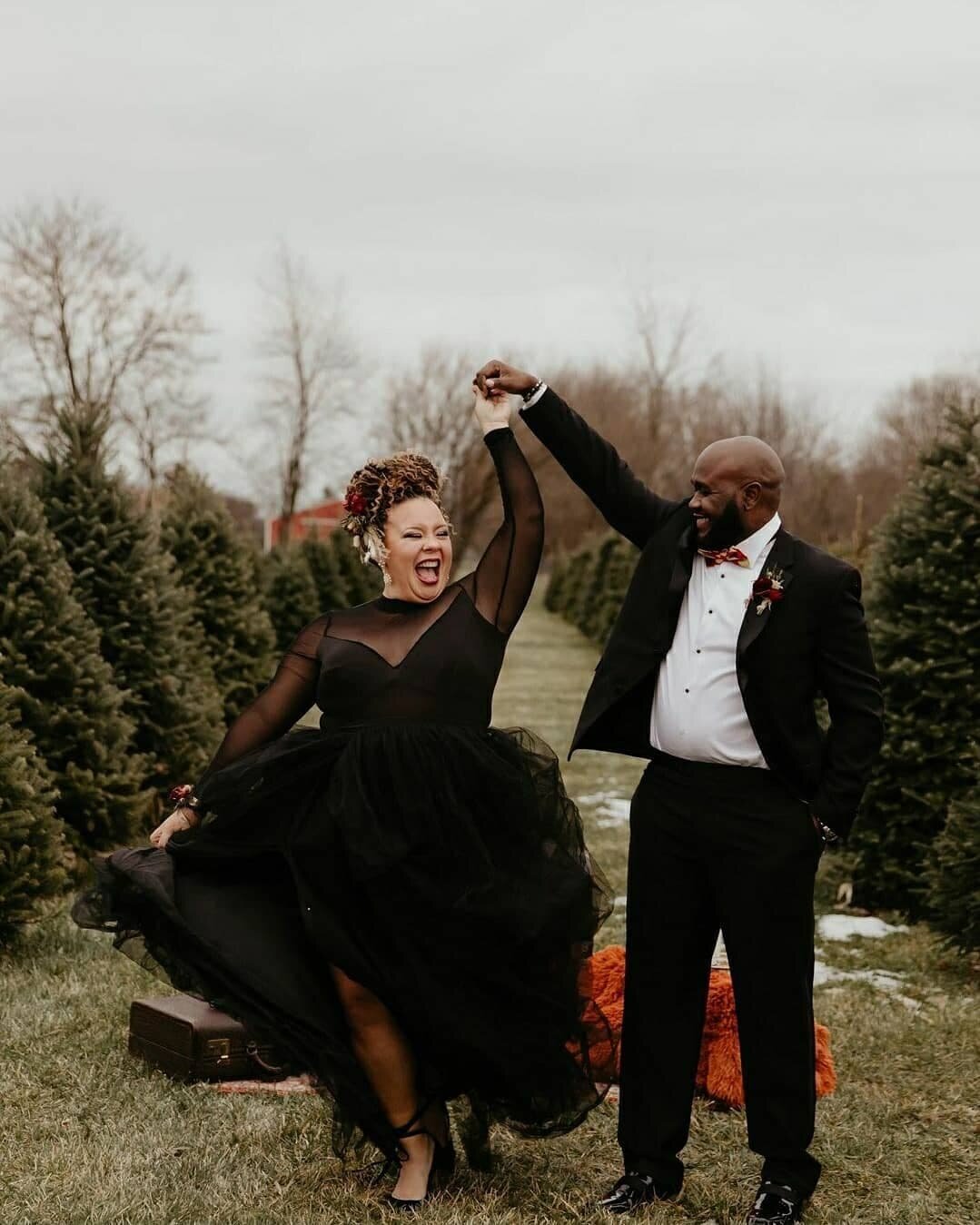 Getting engaged this holiday season? Get inspired by John and Veronica's magical Harry Potter marriage proposal on the blog this week! 
Featured by @munaluchibride, @rocknrollbridemagazine and @wanderingweddings
.
.
.
.
.
📸 by @ashleysaraphoto 
Plan