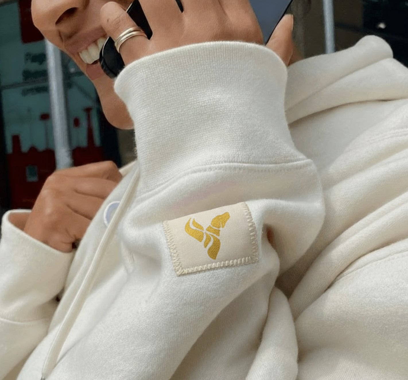 cdwhitesweatdetail.png