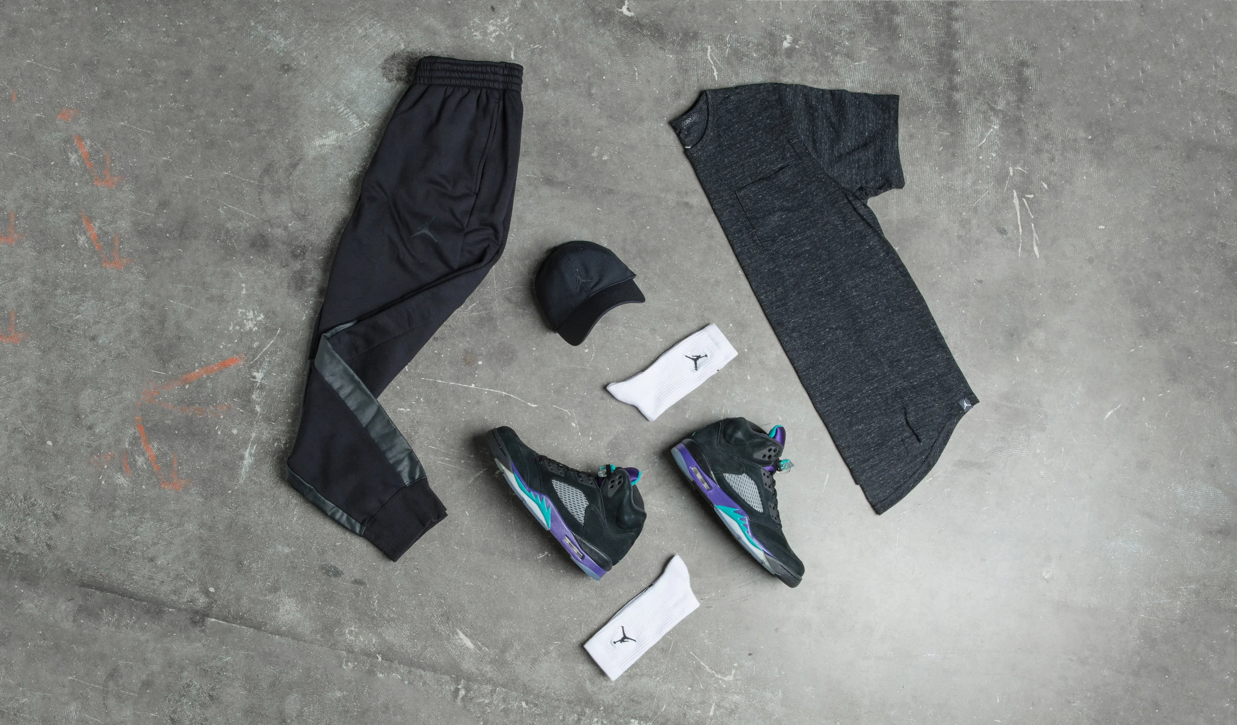aj vi blk grapes grids-3.jpg