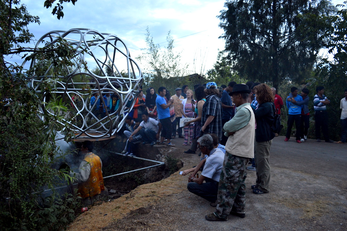  Crowd gathers for&nbsp;Nature God Ritual // Photo: Jay Brown 