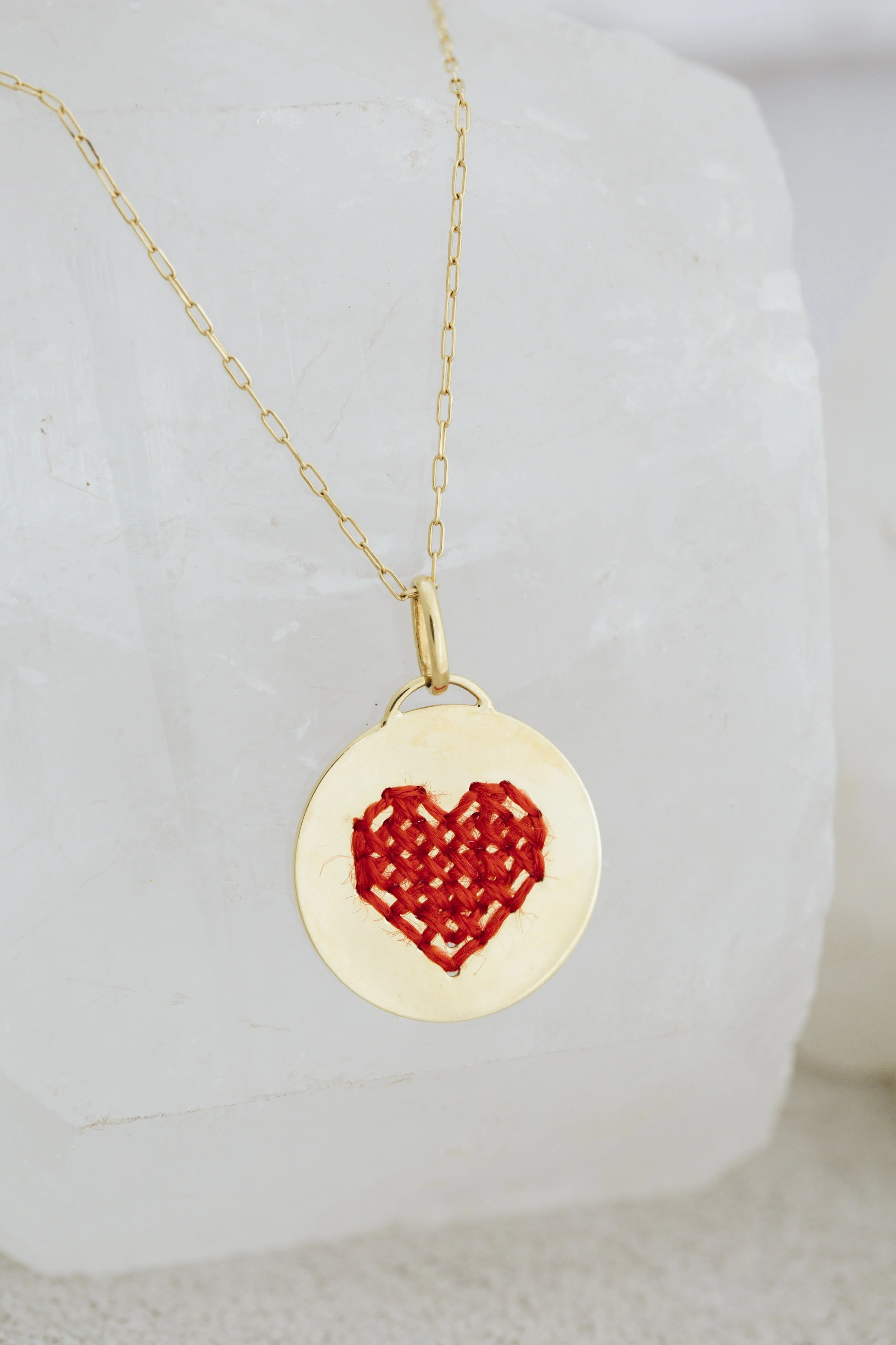 Pingente coração bordado.jpg