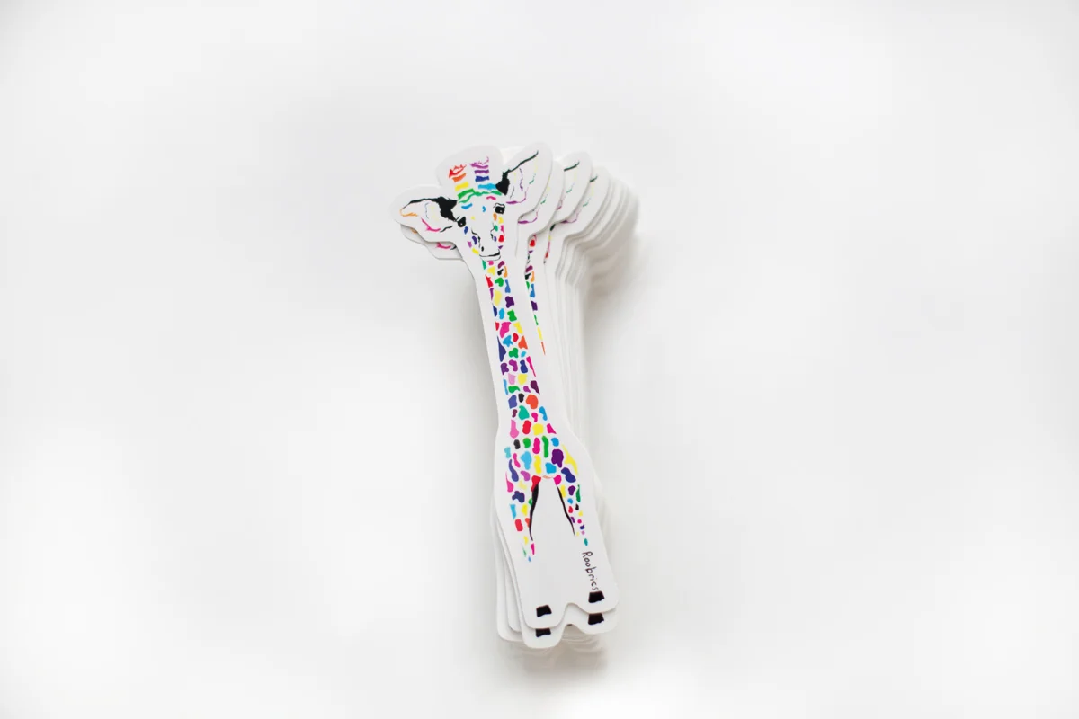 Multicolor_giraffe_sticker_image_001.jpg