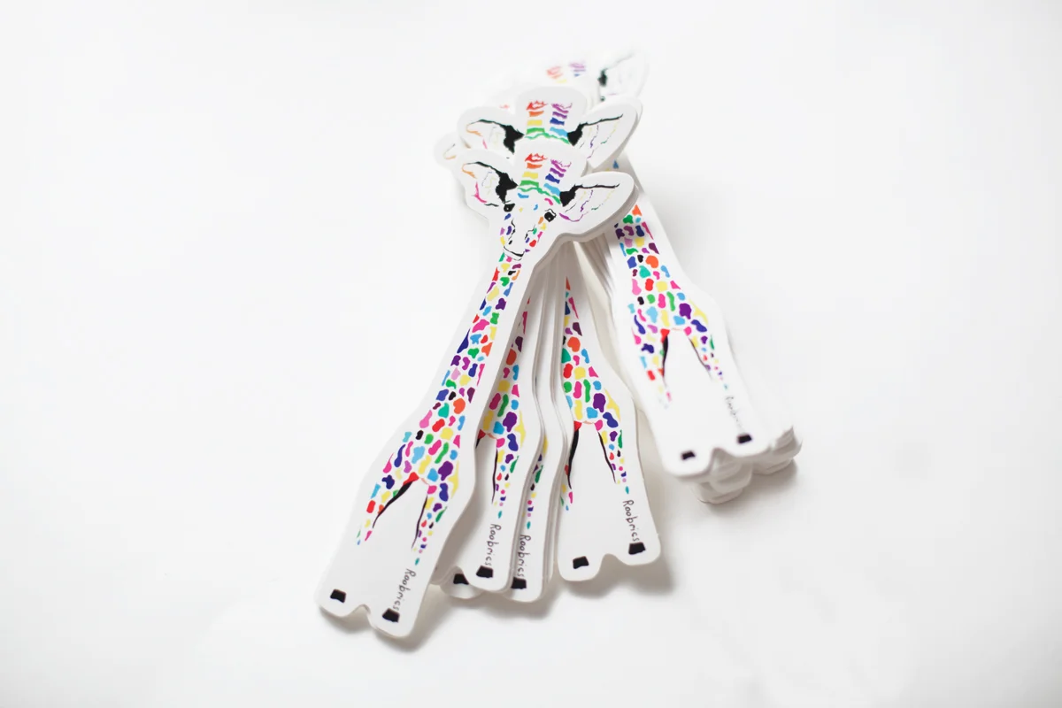 Multicolor_giraffe_sticker_image_004.jpg