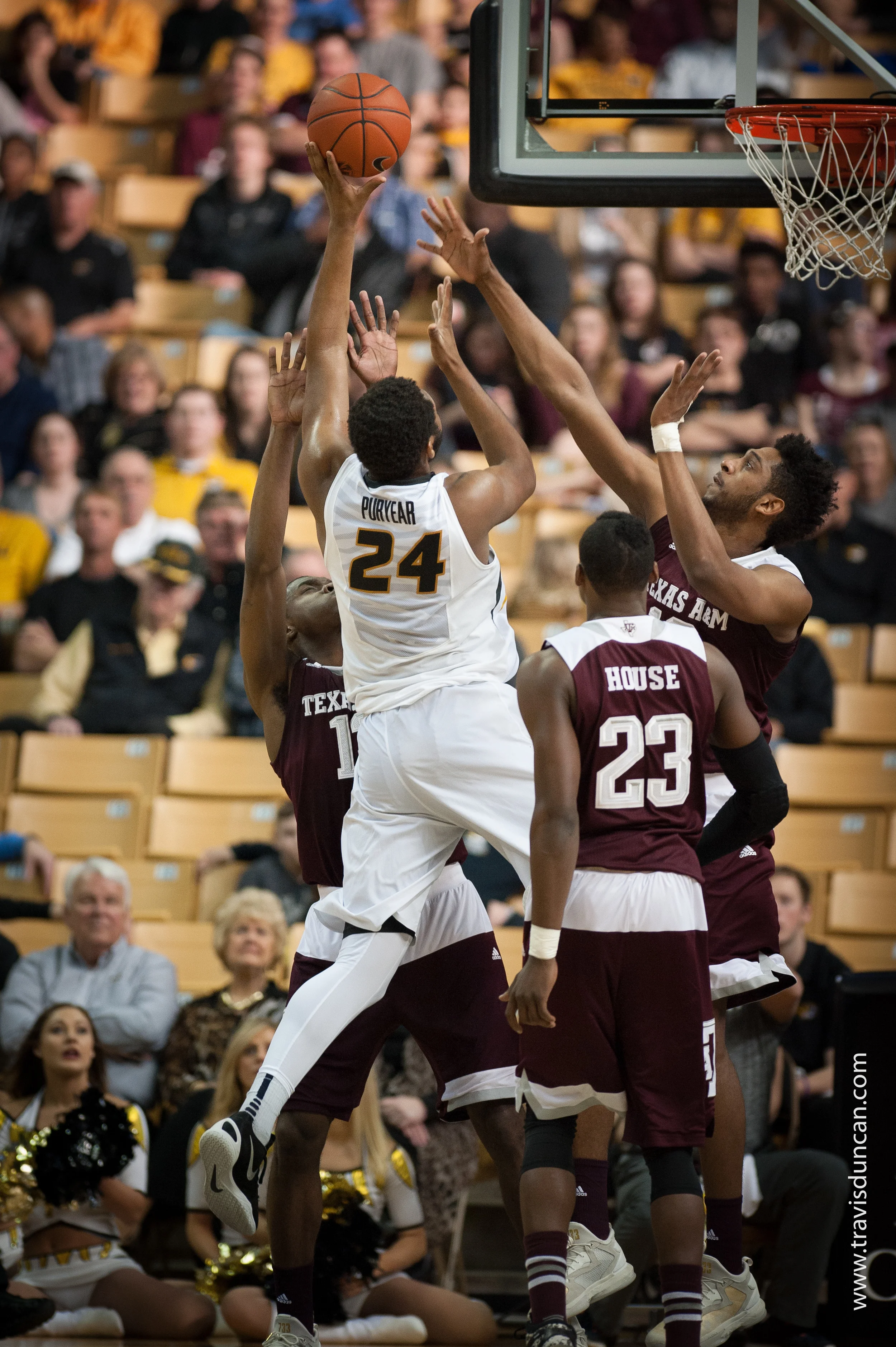 Kevin_Puryear_Floater_In_Traffic.jpg