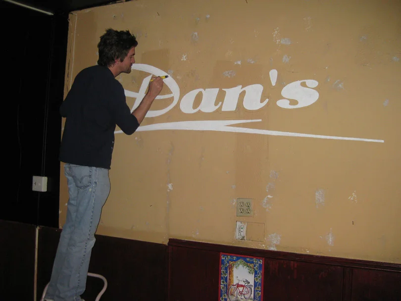 Stay in the lines! Stay in the goddamn lines!