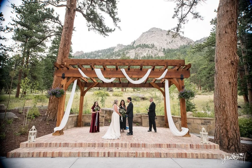 Seanín &amp; Antonio - The Joy Of Two And The Beauty Of Four