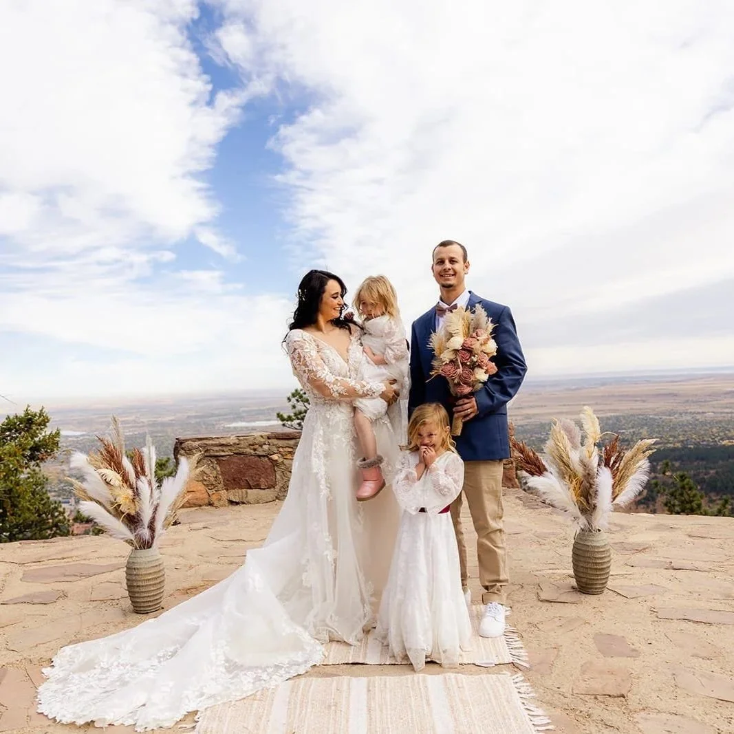 Family Micro Wedding With Kids: 16 Guests - Fall, Afternoon