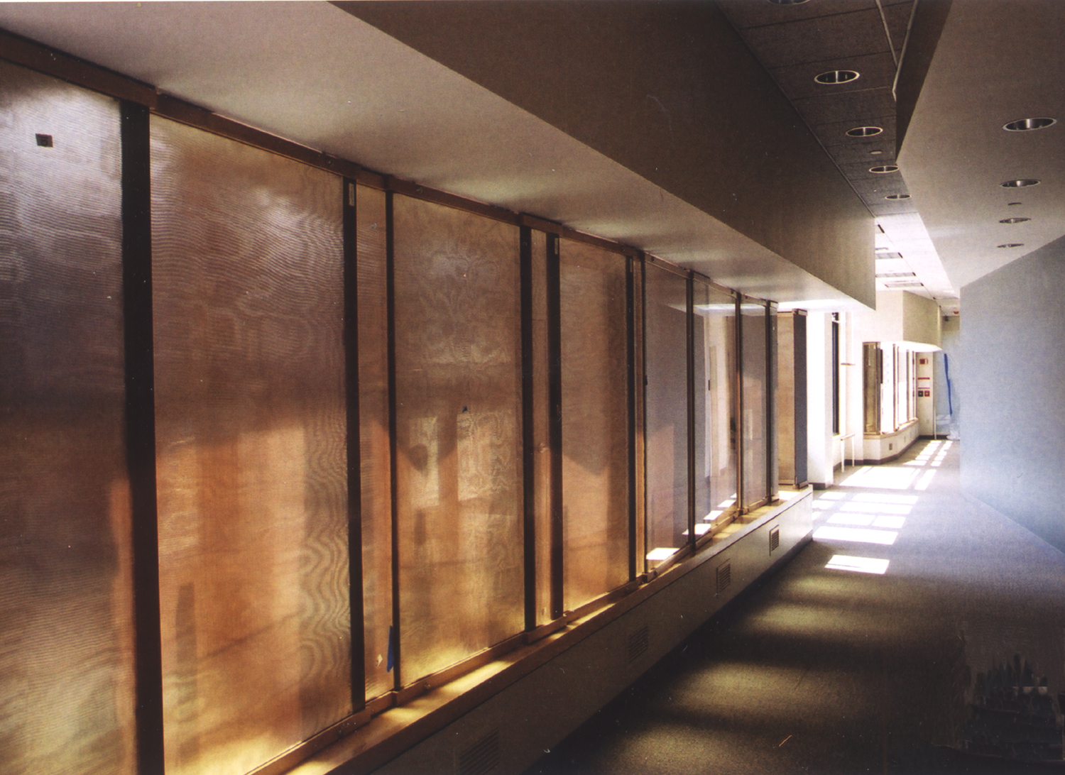 pho-int-hallway-150ppi-10x7.jpg