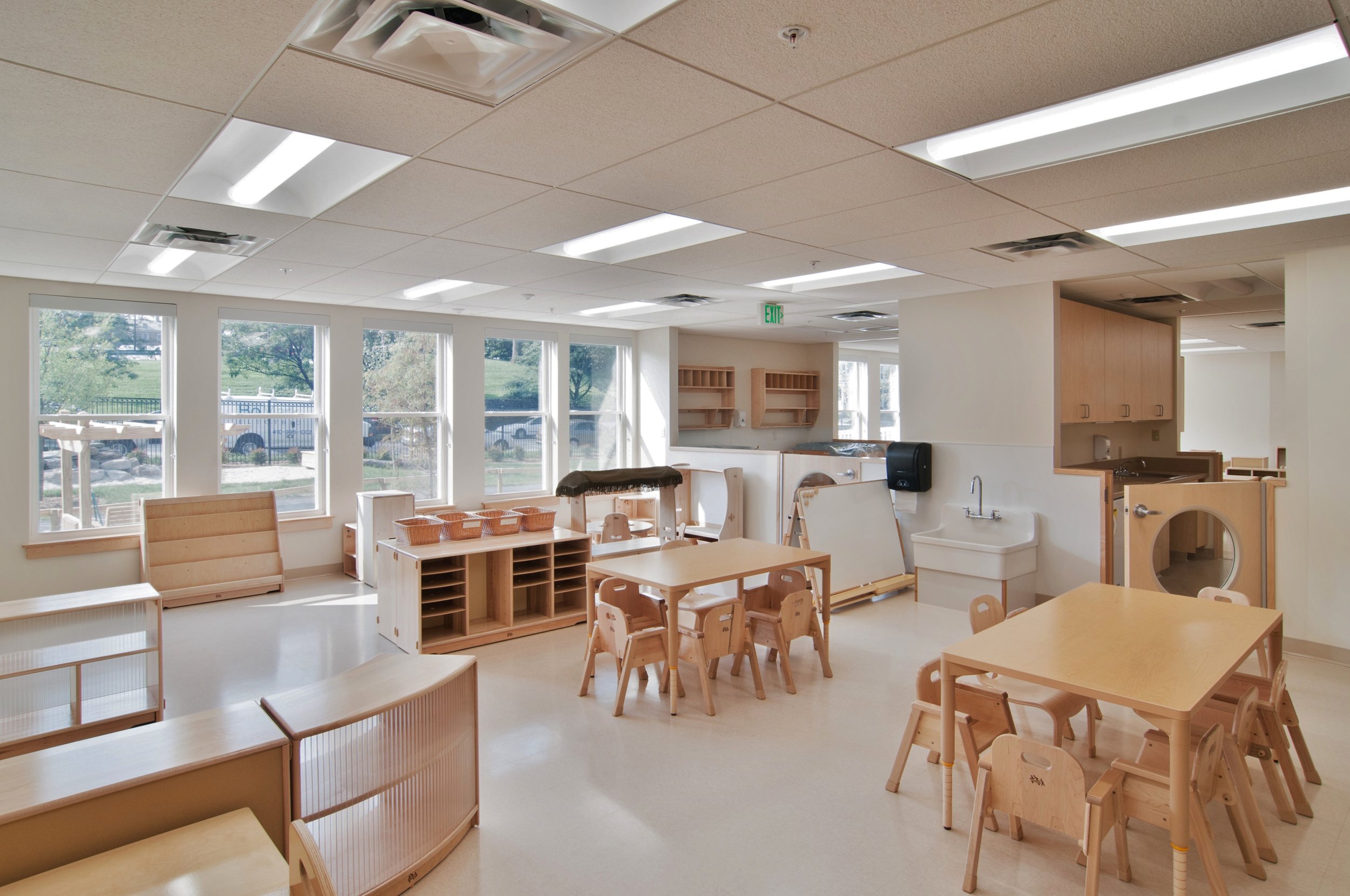 phopro-int-classroom-300ppi-17x11.jpg