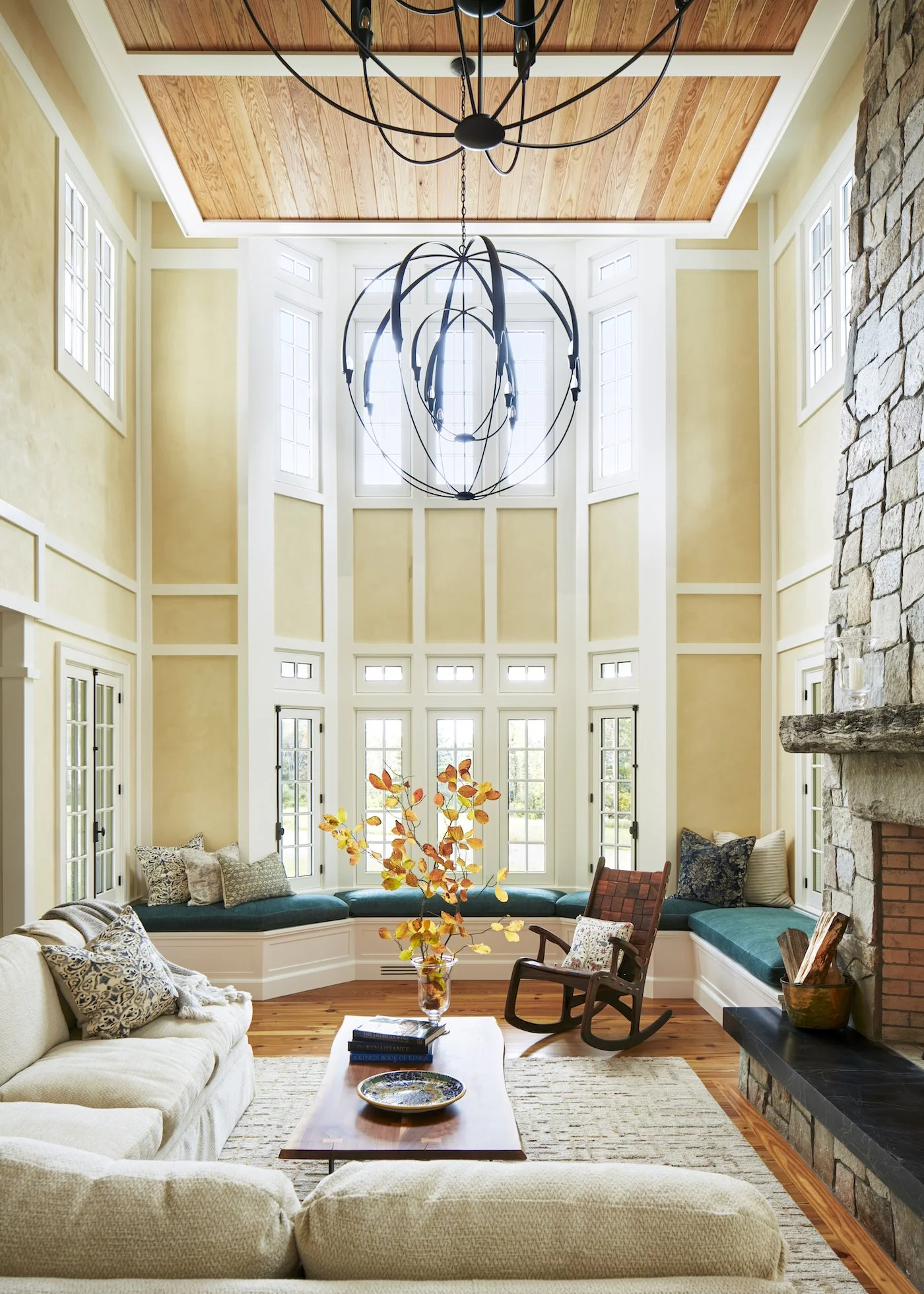 phopro-int-BDG-LR_bay_window.jpg