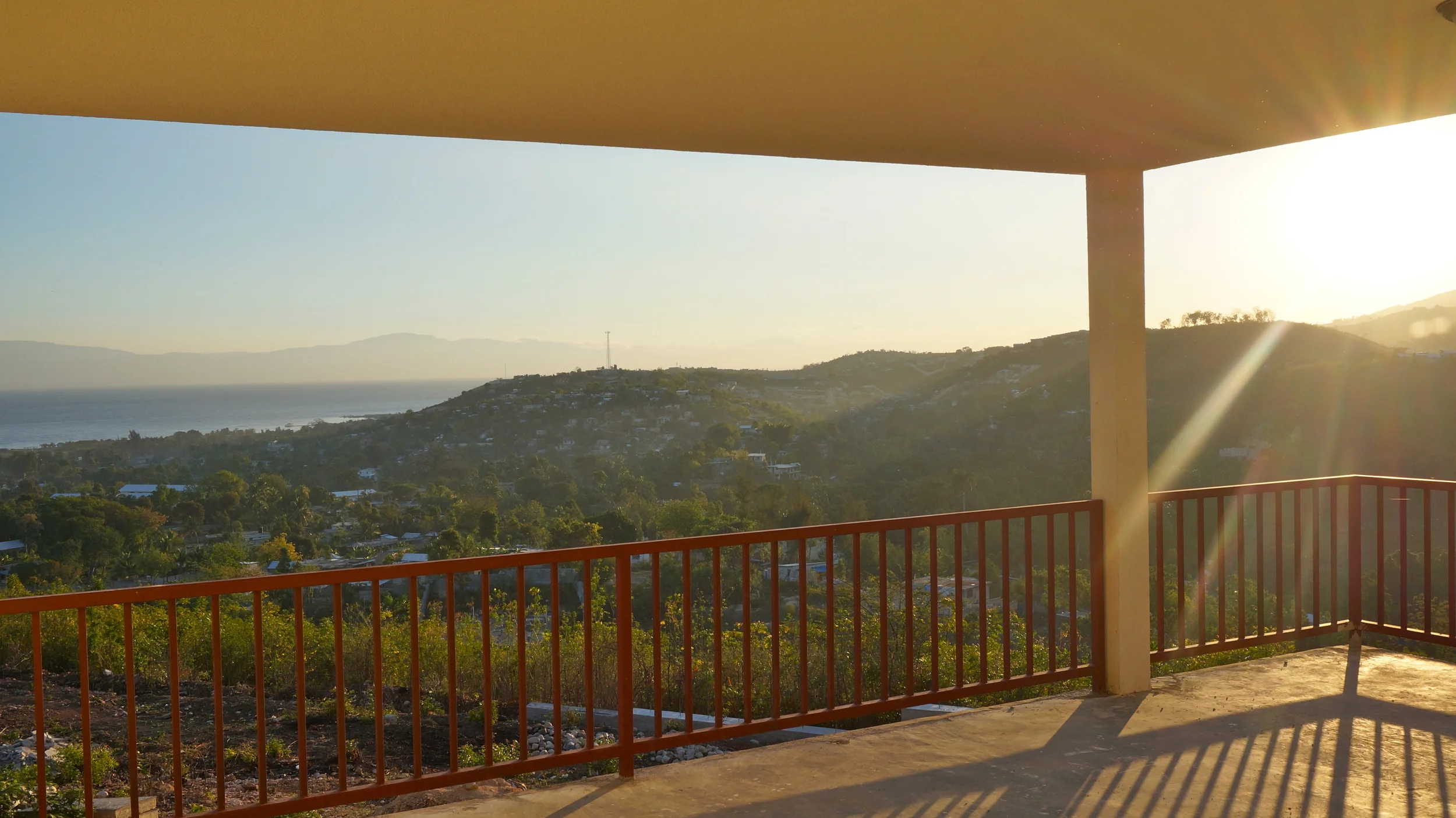  doctor living quarters has a large covered deck with openings to the view of the&nbsp;mountains and ocean. 