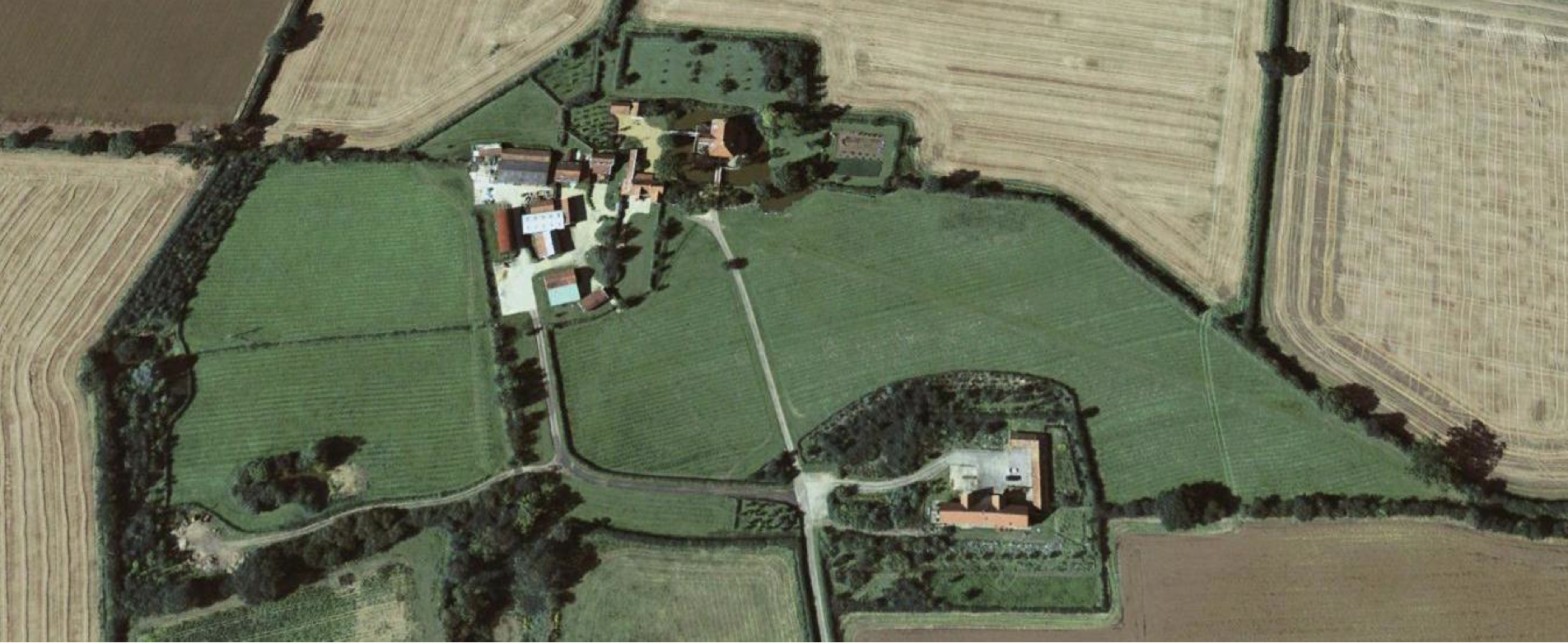 Fig.34 Aerial photogr aph of ‘Barn Hill’, August 2007 