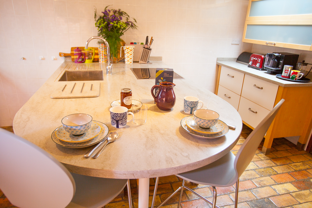  Kitchen Island set for breakfast 