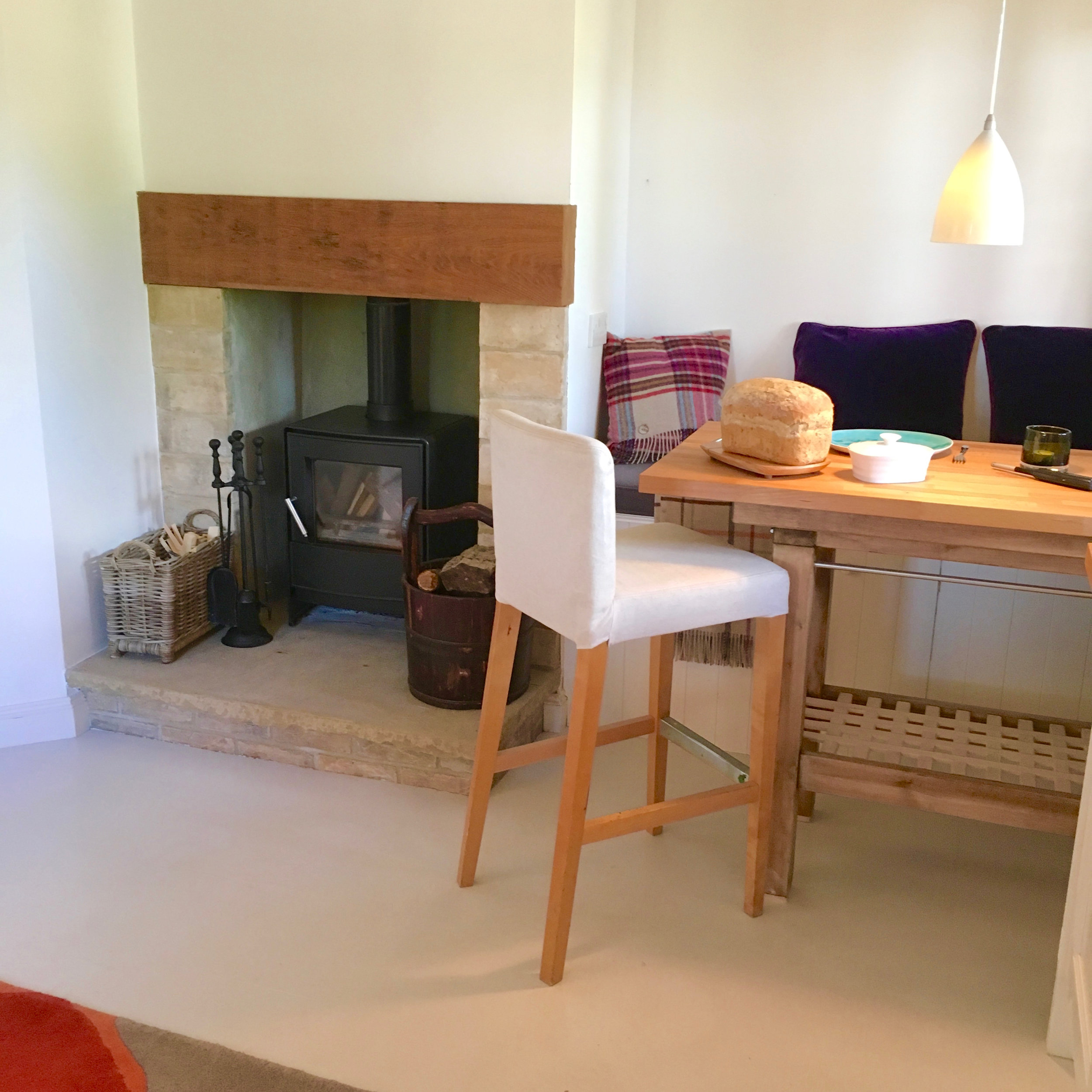  Lounge with dining area and woodburner with infinite firewood 