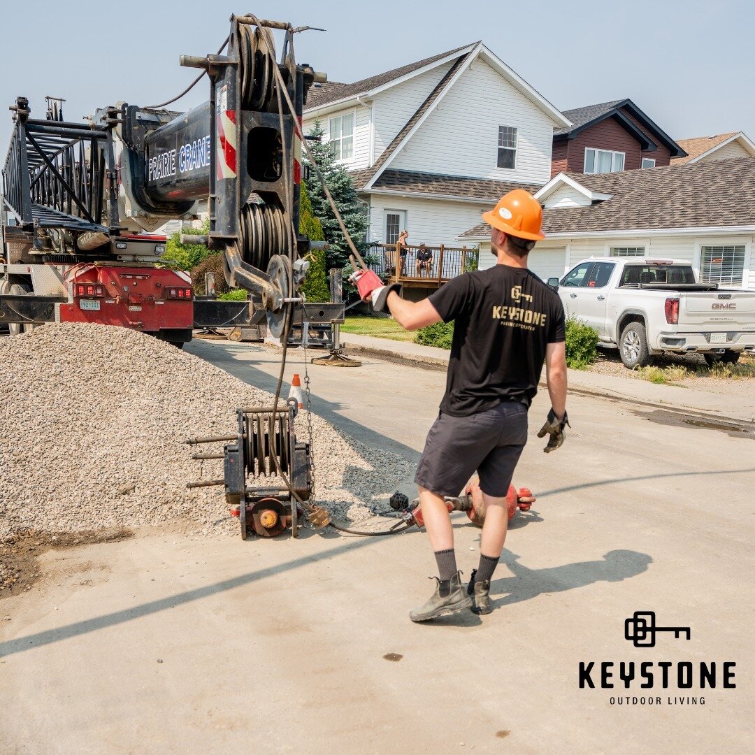 I'm relaxing on the day off today, but do you know what isn't relaxing? Craning a pool over a house! Even though it is incredibly safe, I can't relax until it is settled in the ground!
Enjoy your day off everyone!
.
.
.
#KeystoneOutdoorLiving #Saskat