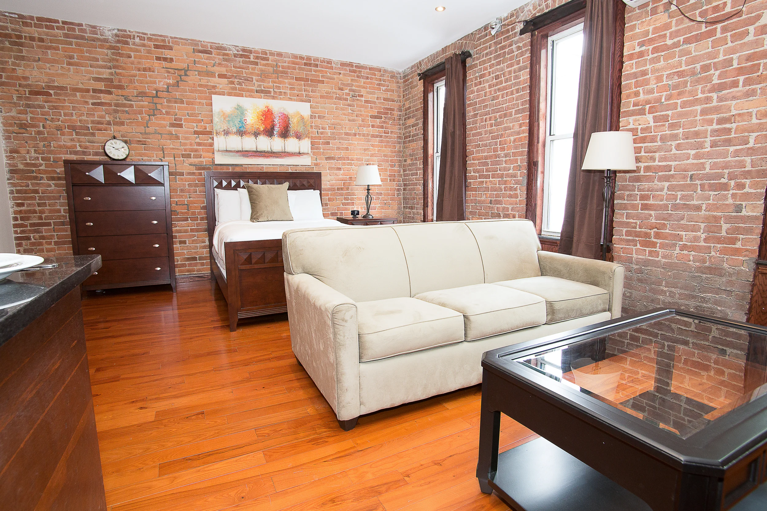 Rentfurnishednyc_6-23-15_251W46th-6.JPG