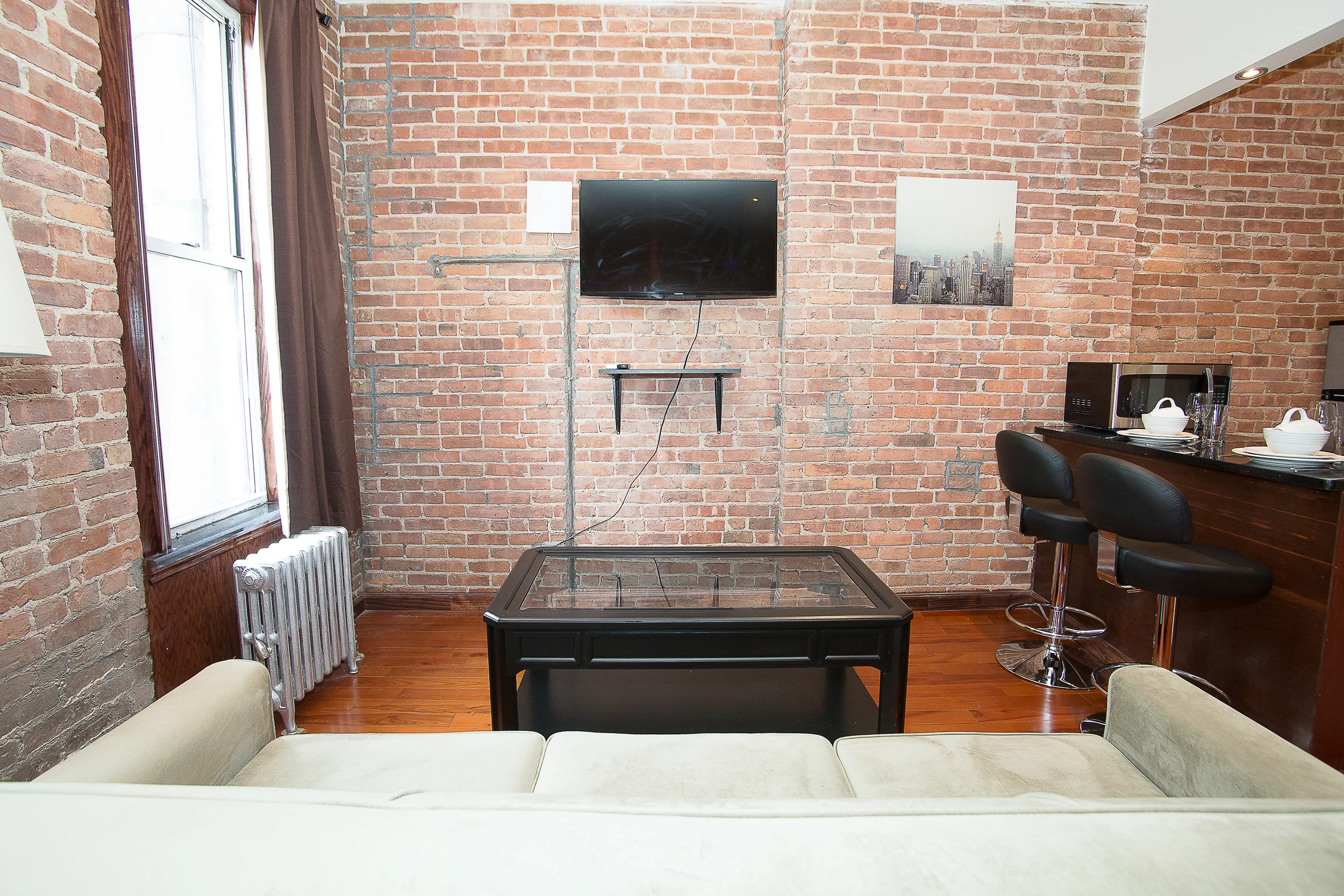 Rentfurnishednyc_6-23-15_251W46th-18.JPG