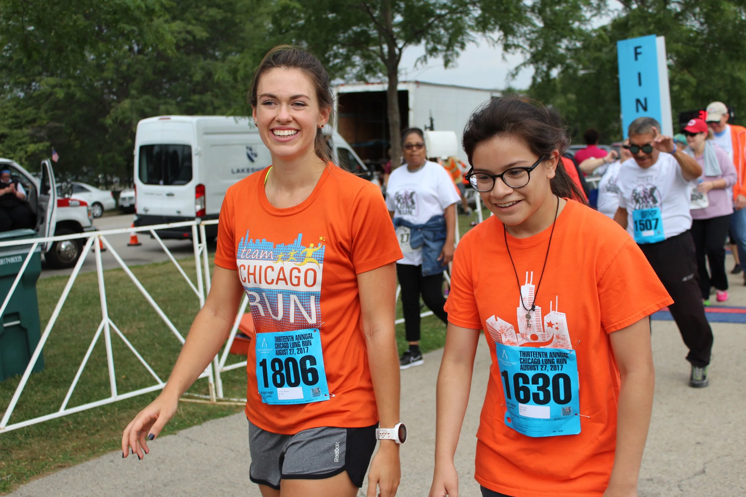 Erin with a Chicago Run participant at the 2017 Lung Run 5k.