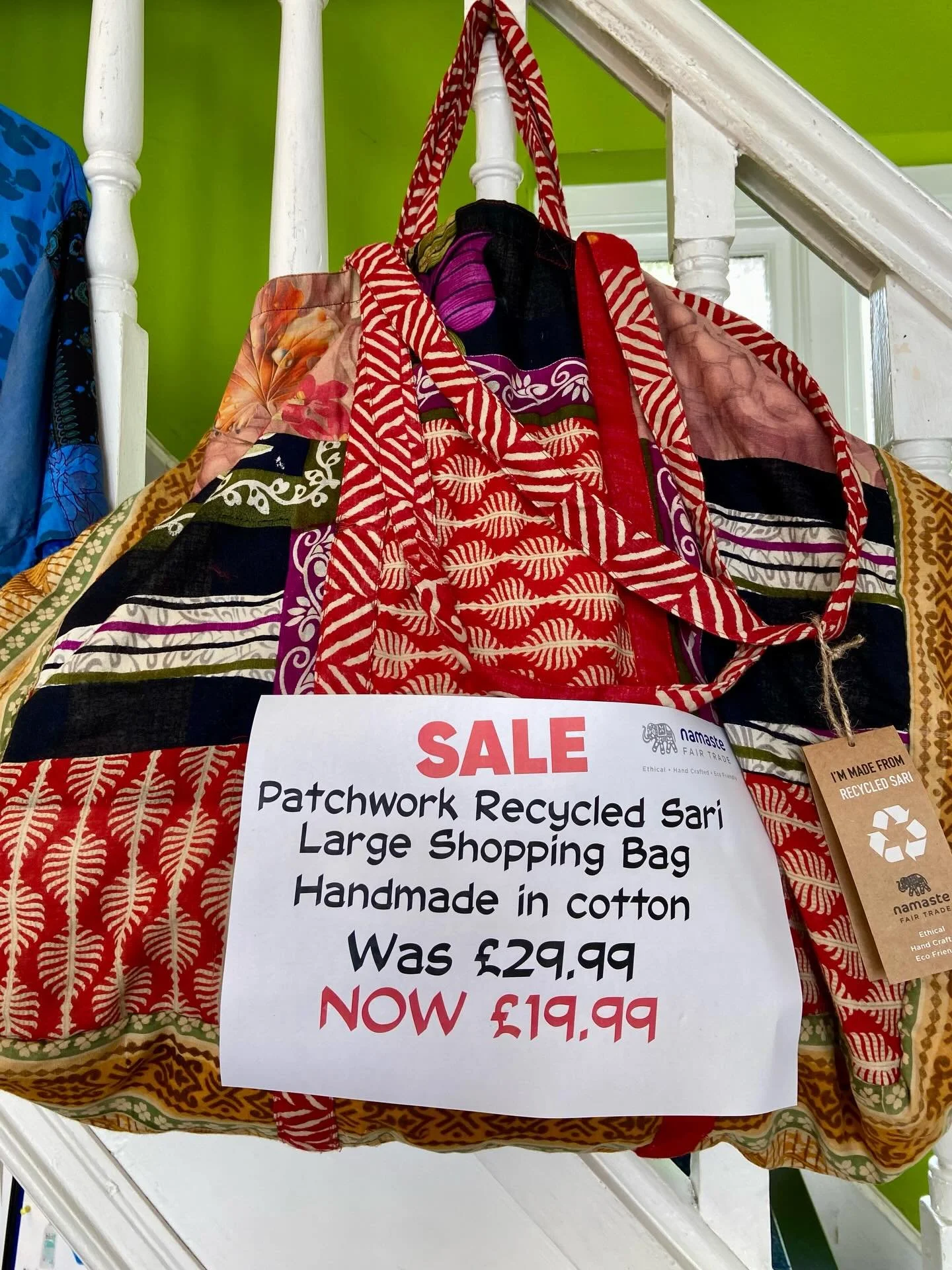 Each one unique- Alluring mixed patchwork sari fabric creates a lightweight, but strong shopping bag to tuck away in a pocket, glovebox or day bag until required.

Use the long shoulder straps or short handle option.

Beautifully handmade by skilled 