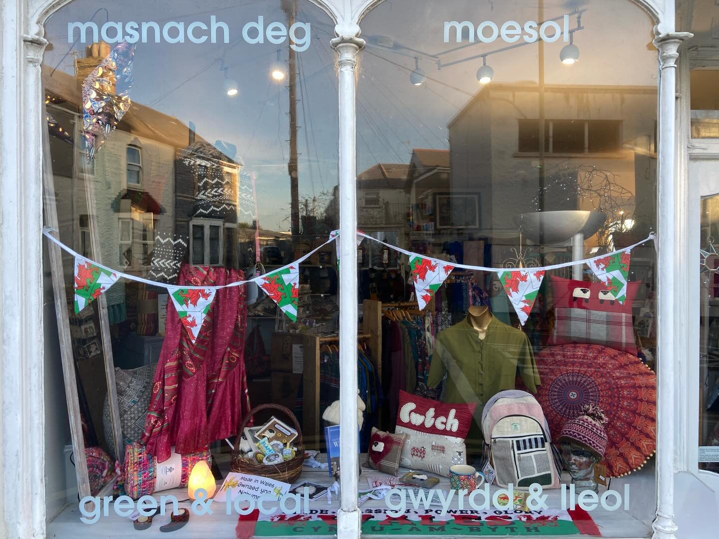 We are all ready for the St. David&rsquo;s Day celebration. Welsh cotton bunting is decking the bandstand and local shops windows made by local crafters, Cwtchable Creations and supported by the Porthcawl Chamber of Trade. #Porthcawl made cotton bunt
