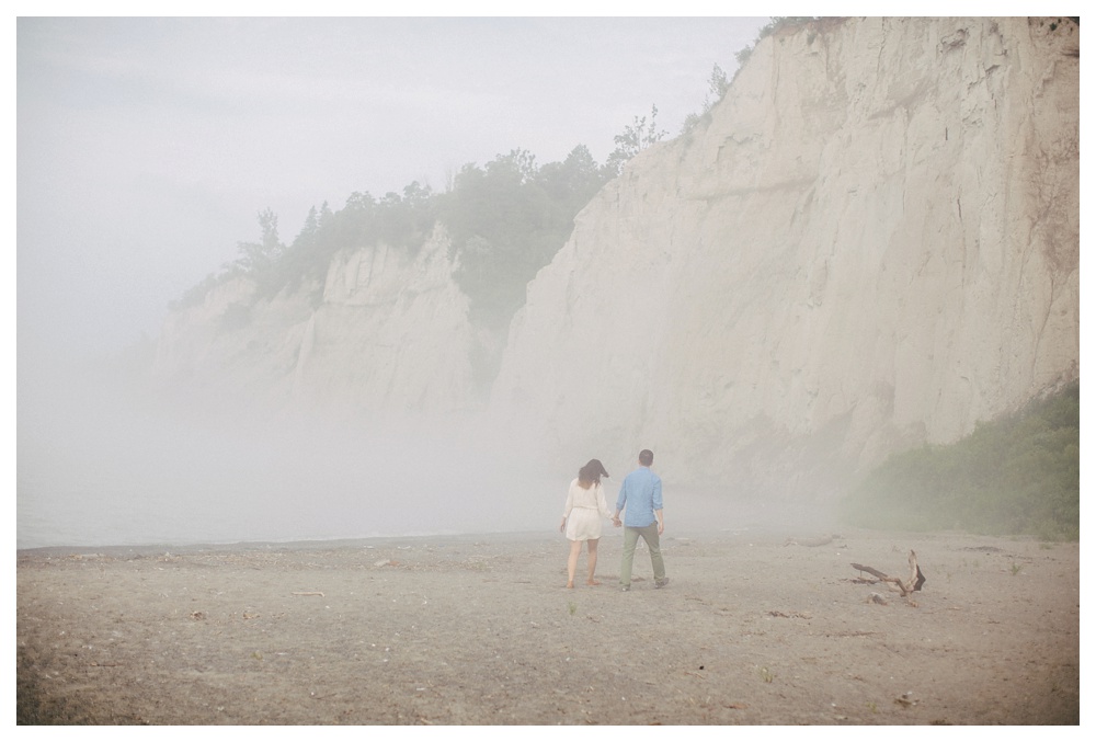 foggy-engagement-photos-Toronto-ScarboroughBluffs-beach-030.JPG