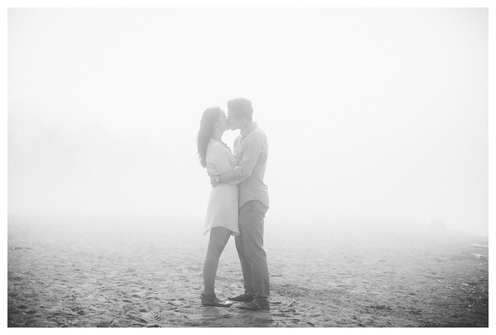 foggy-engagement-photos-Toronto-ScarboroughBluffs-beach-038.JPG