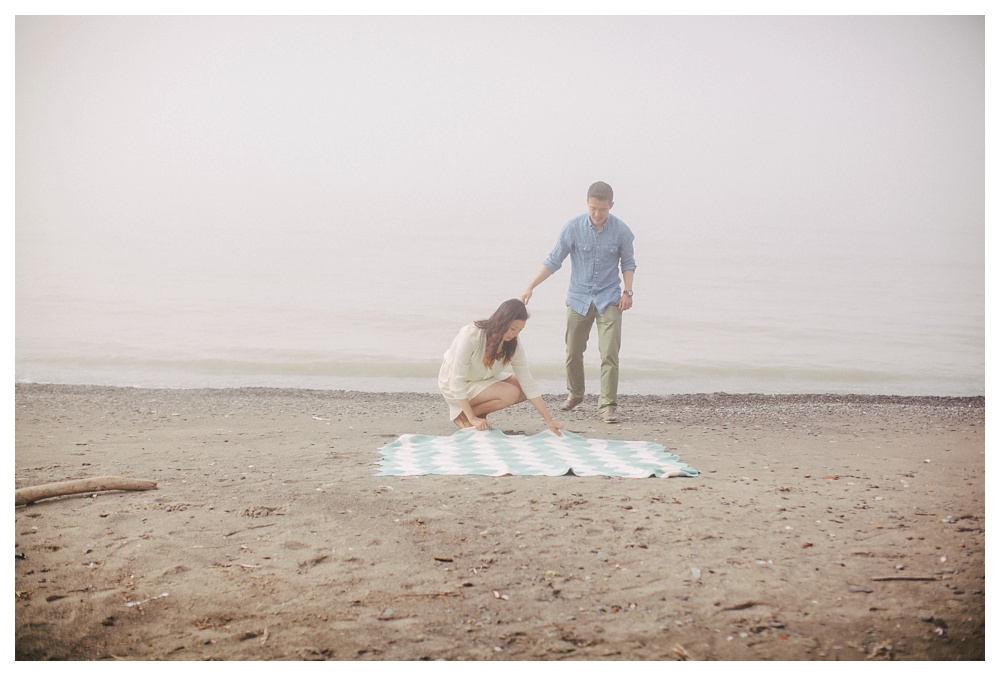 foggy-engagement-photos-Toronto-ScarboroughBluffs-beach-050.JPG