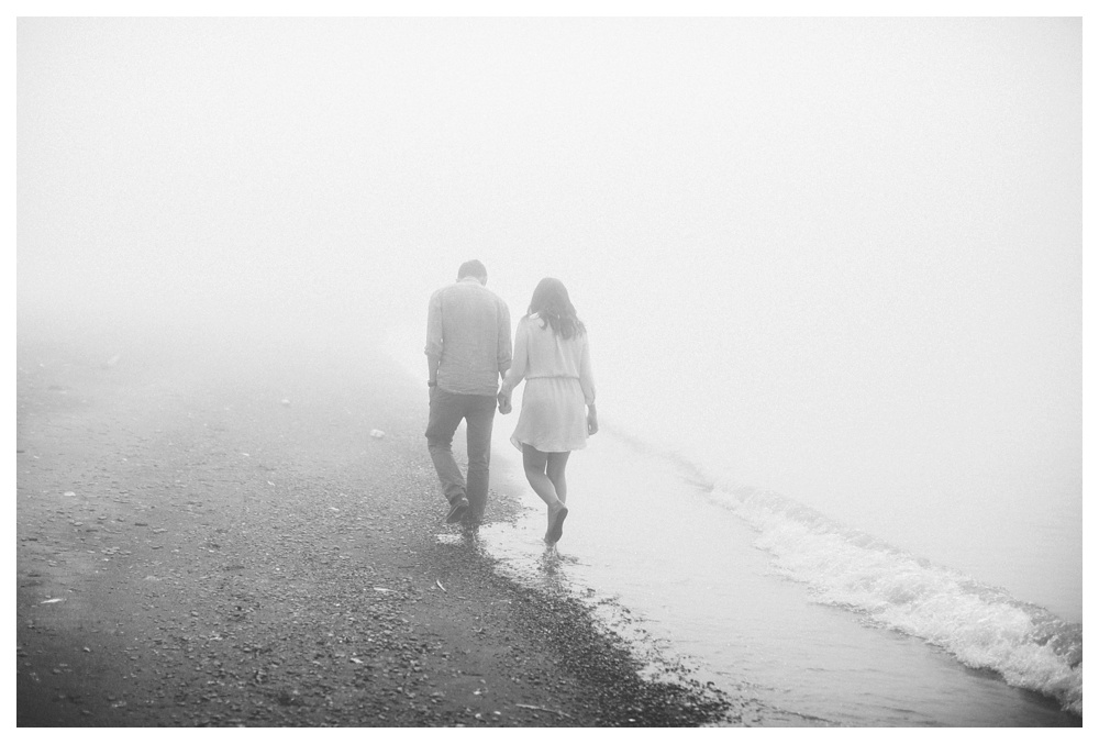 foggy-engagement-photos-Toronto-ScarboroughBluffs-beach-061.JPG