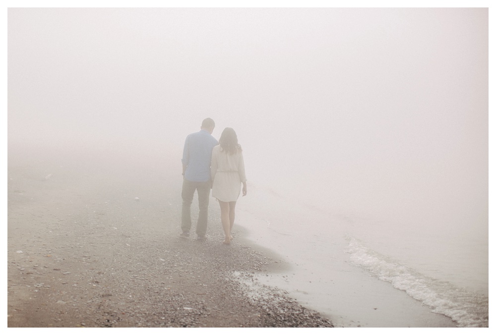 foggy-engagement-photos-Toronto-ScarboroughBluffs-beach-062.JPG