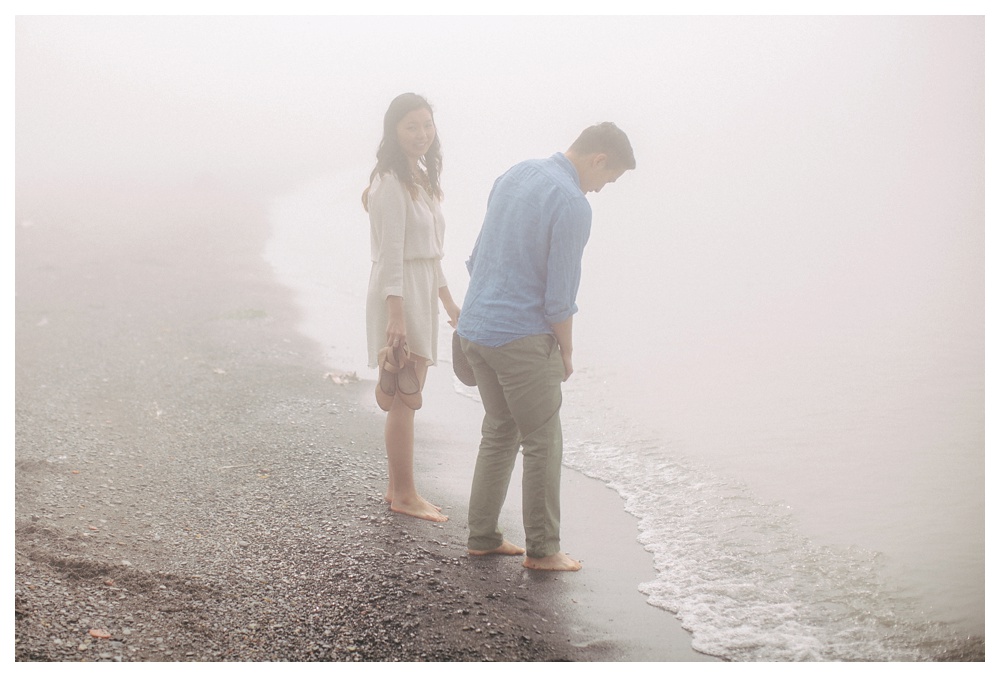 foggy-engagement-photos-Toronto-ScarboroughBluffs-beach-064.JPG