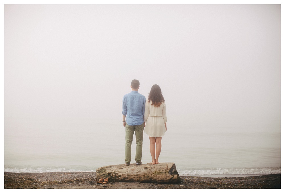 foggy-engagement-photos-Toronto-ScarboroughBluffs-beach-070.JPG
