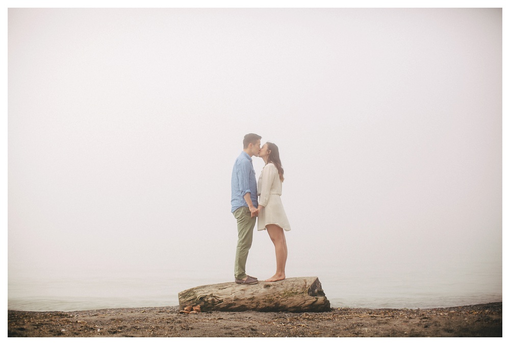 foggy-engagement-photos-Toronto-ScarboroughBluffs-beach-071.JPG