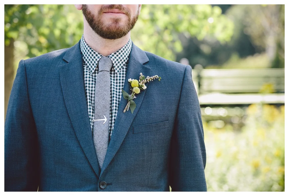 039-unique-wedding-photos-Toronto-Brickworks-tie.JPG
