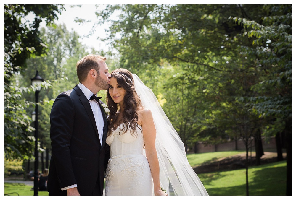 White Toronto, luxe, wedding, wedding dress, Gardiner Museum, 99 Sudbury, Ashley Lindzon, Inbal Dror, Philospher's Walk, bride and groom, love, kiss,