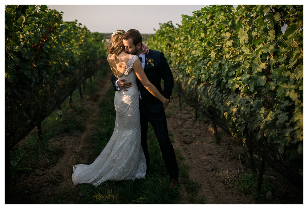 Ravine Winery, romantic, wedding, Blush and Bowties, bride and groom, Niagra-on-the-lake, Anais Anette, wedding dress, evening sun, 
