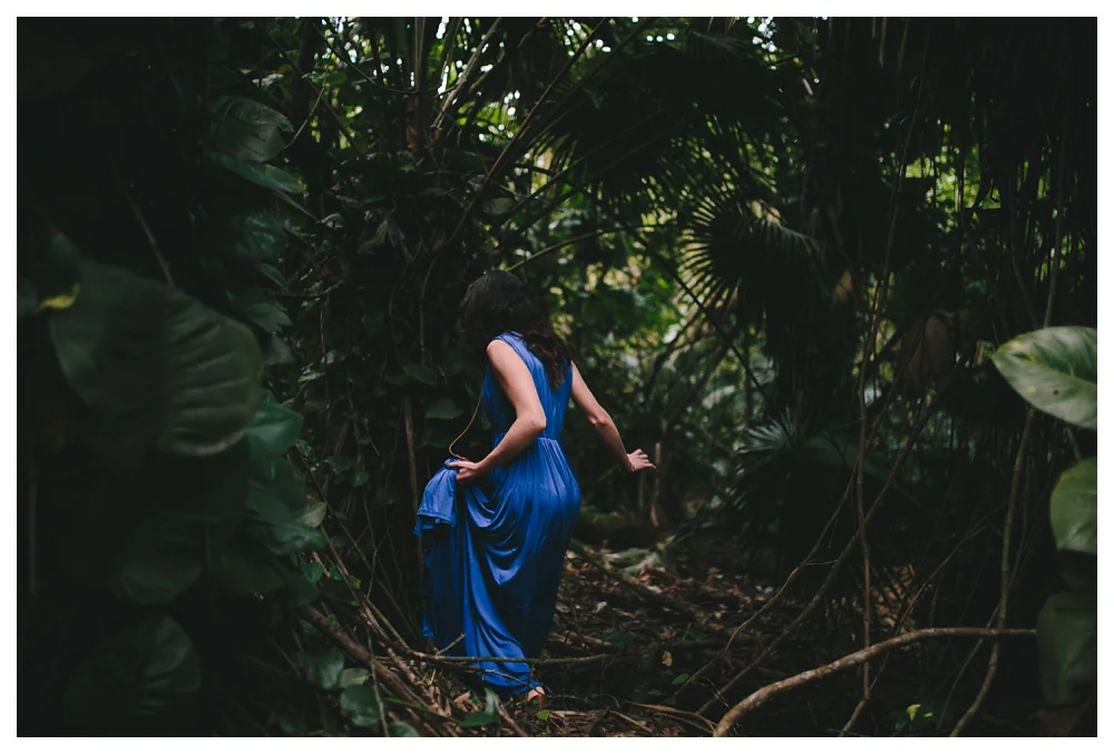 07-DanijelaWeddings-Hawaii-Kauai-engagement-bluedress.JPG
