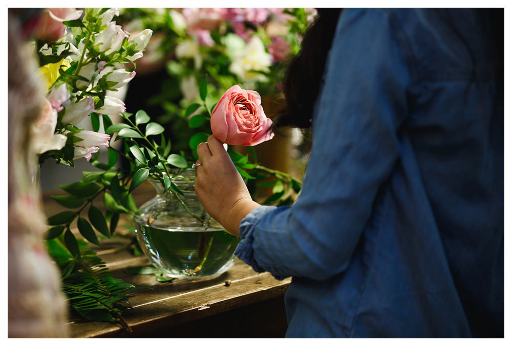 BlushandBloom-flowers-workshop-Toronto-wedding-photographer-florist-film-centrepiece-weddingflowers023.JPG