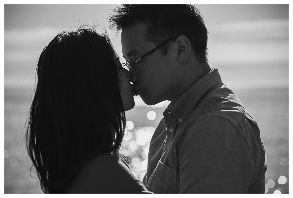 Nothing completes an engagement photo like a kiss. 